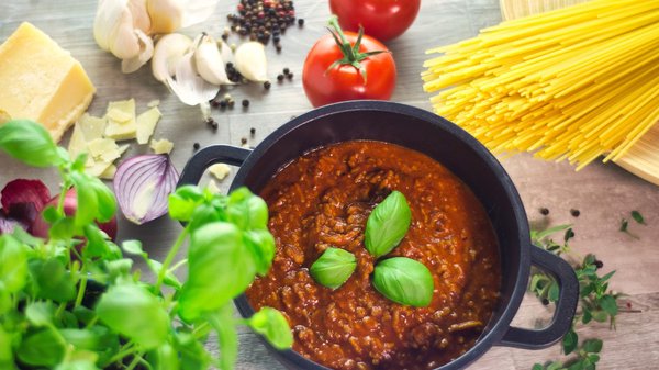 Transformer vos plats de pâtes avec une sauce bolognaise express